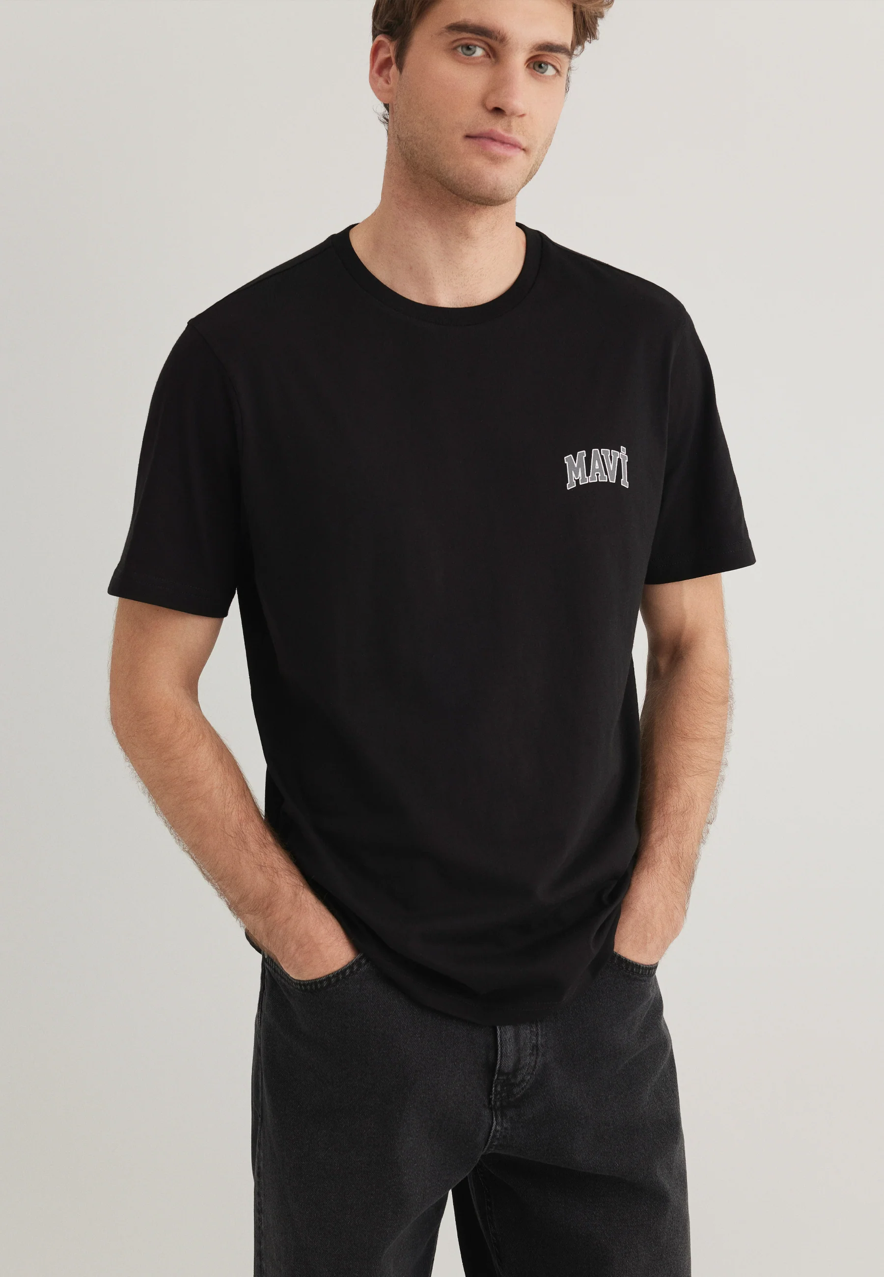 T-SHIRT | Basic Logo T-Shirt