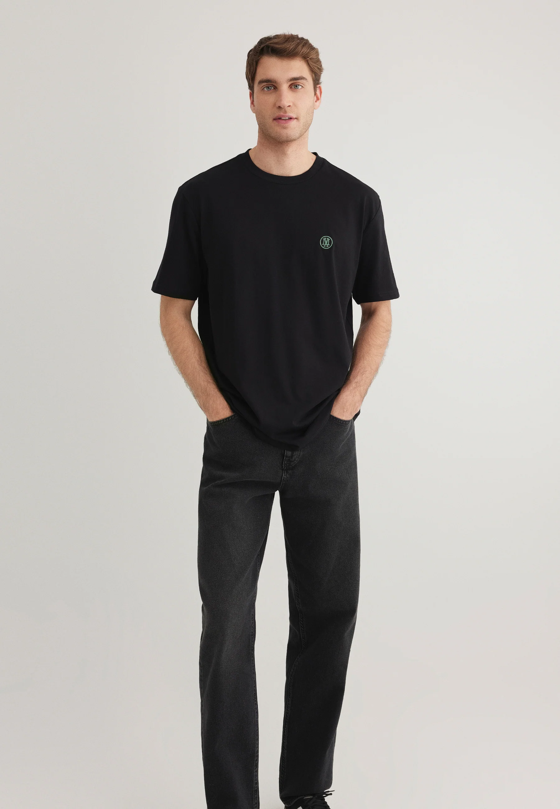 T-SHIRT | Basic Logo T-Shirt