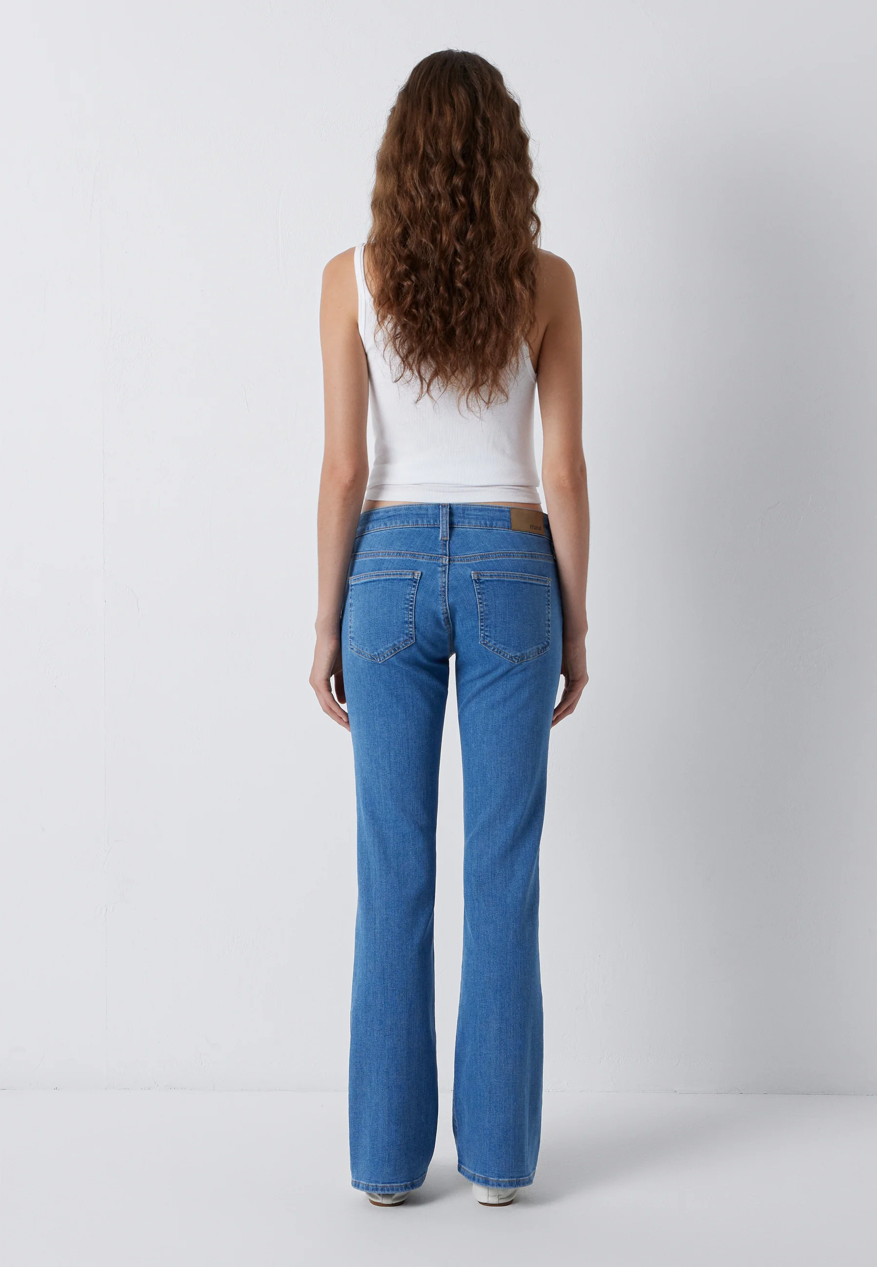 BELLA MID-RISE | Mid-Rise, Slim Bootcut - Image 5