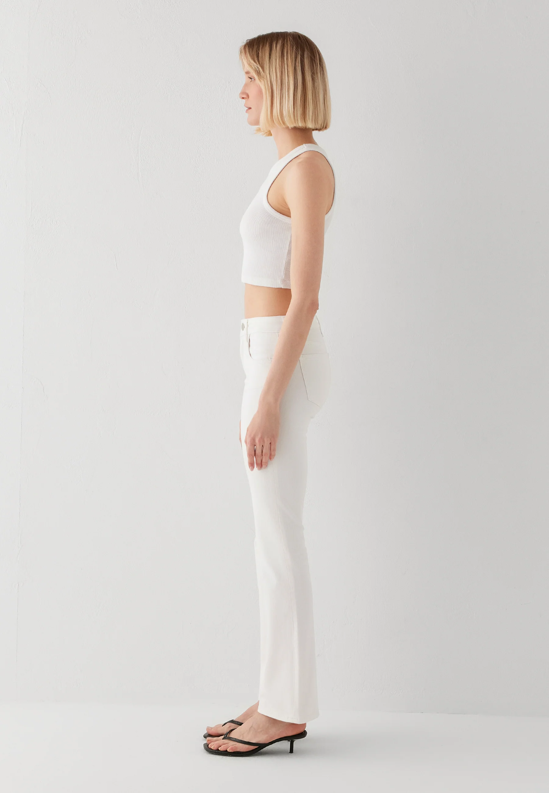 BELLA MID-RISE | Mid-Rise, Slim Bootcut - Image 4