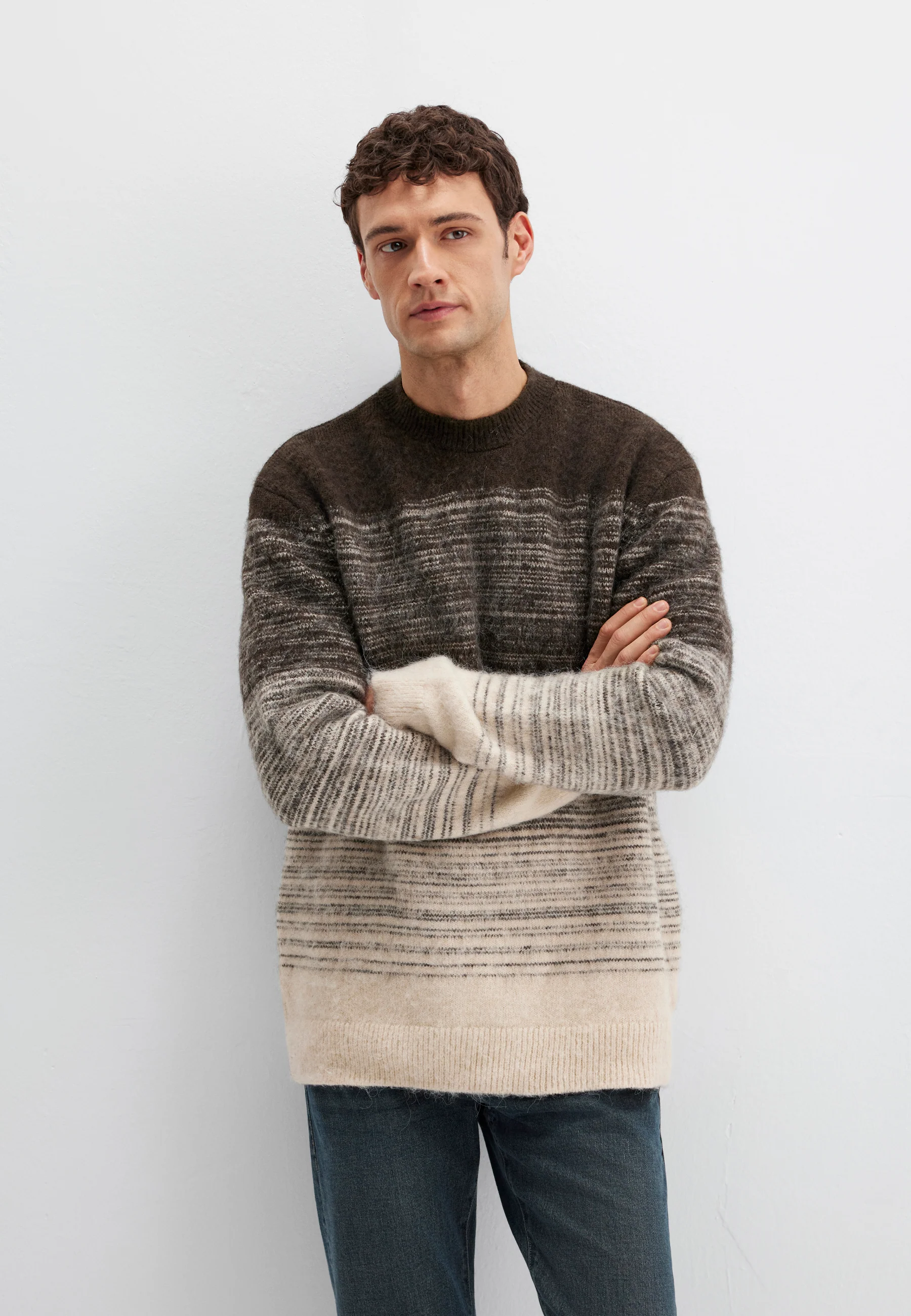 CREW NECK SWEATER | Gestreifter Strickpullover