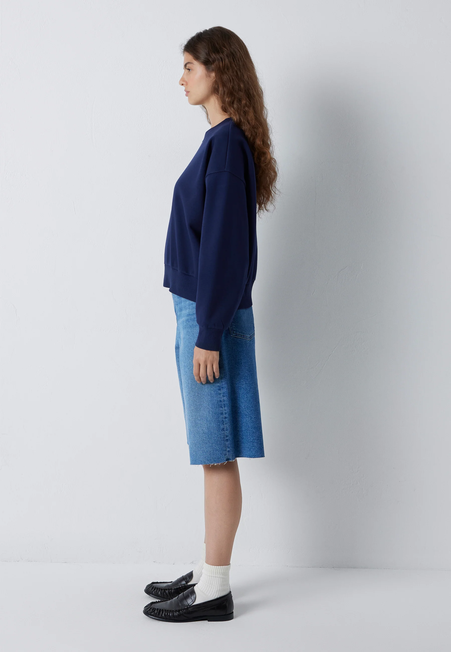CREW NECK SWEATSHIRT | Sweatshirt mit kleiner Stickerei - Image 4