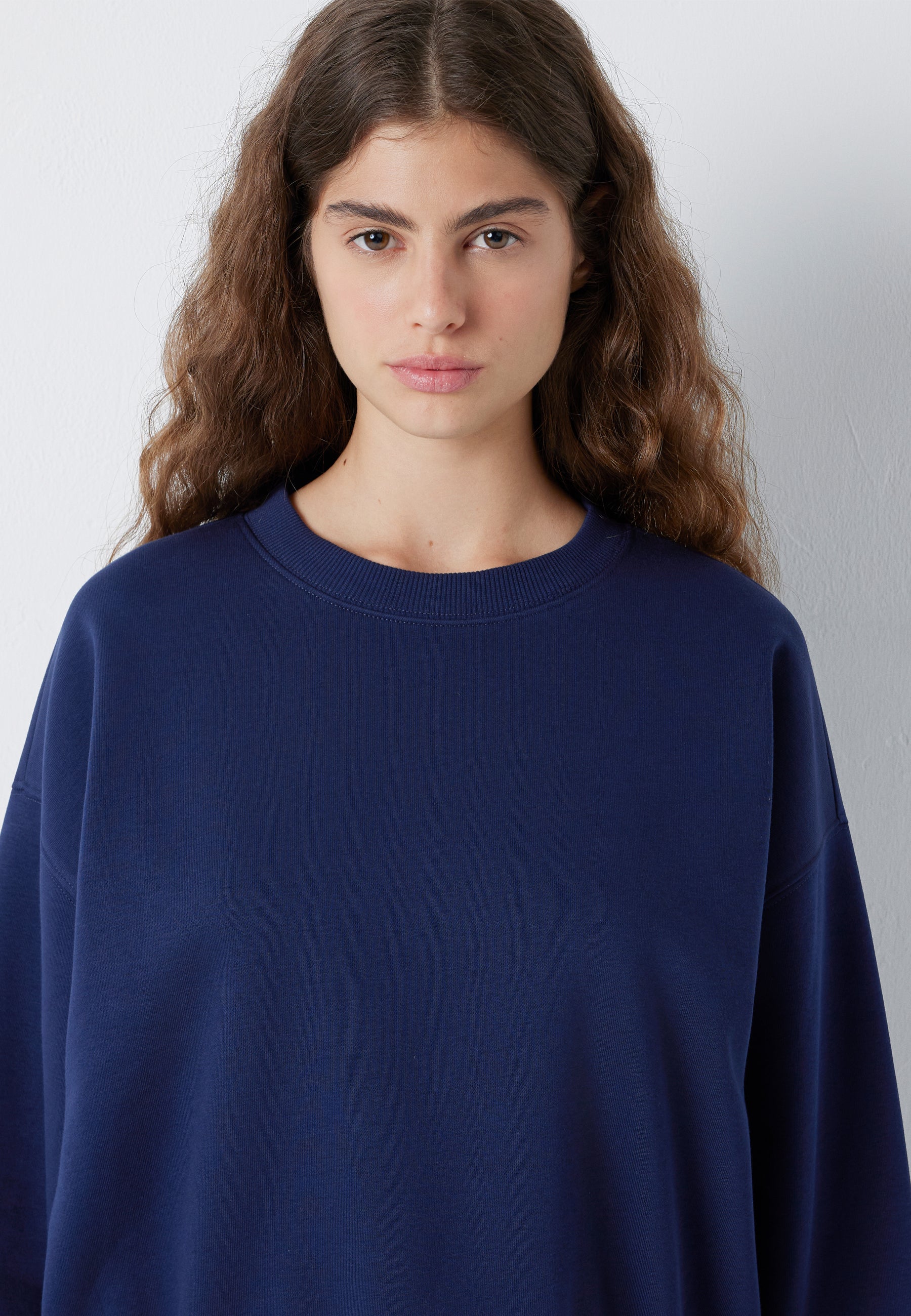 CREW NECK SWEATSHIRT | Sweatshirt mit kleiner Stickerei - Image 6