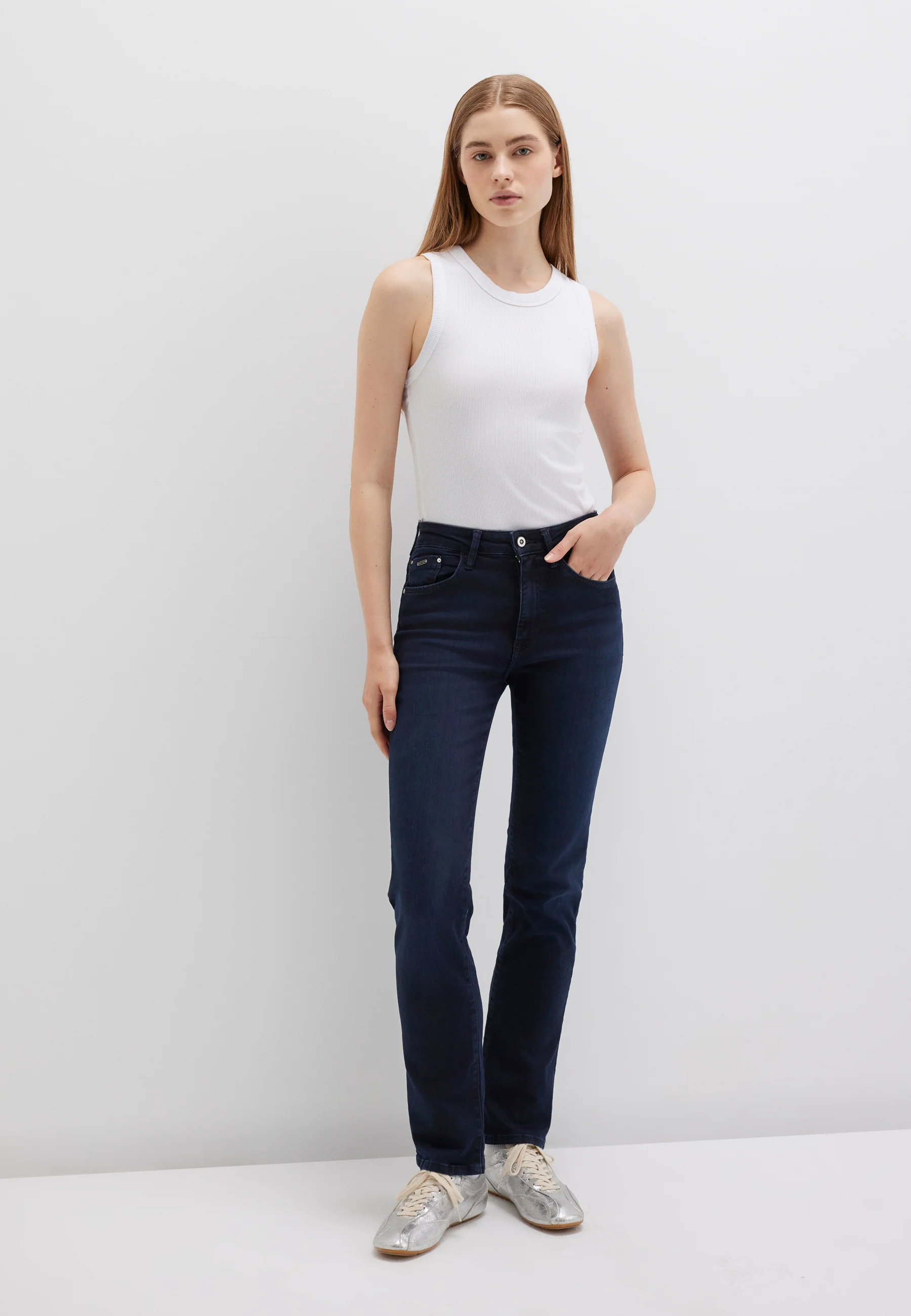 KENDRA | Mid-Rise, Straight Leg - Image 3