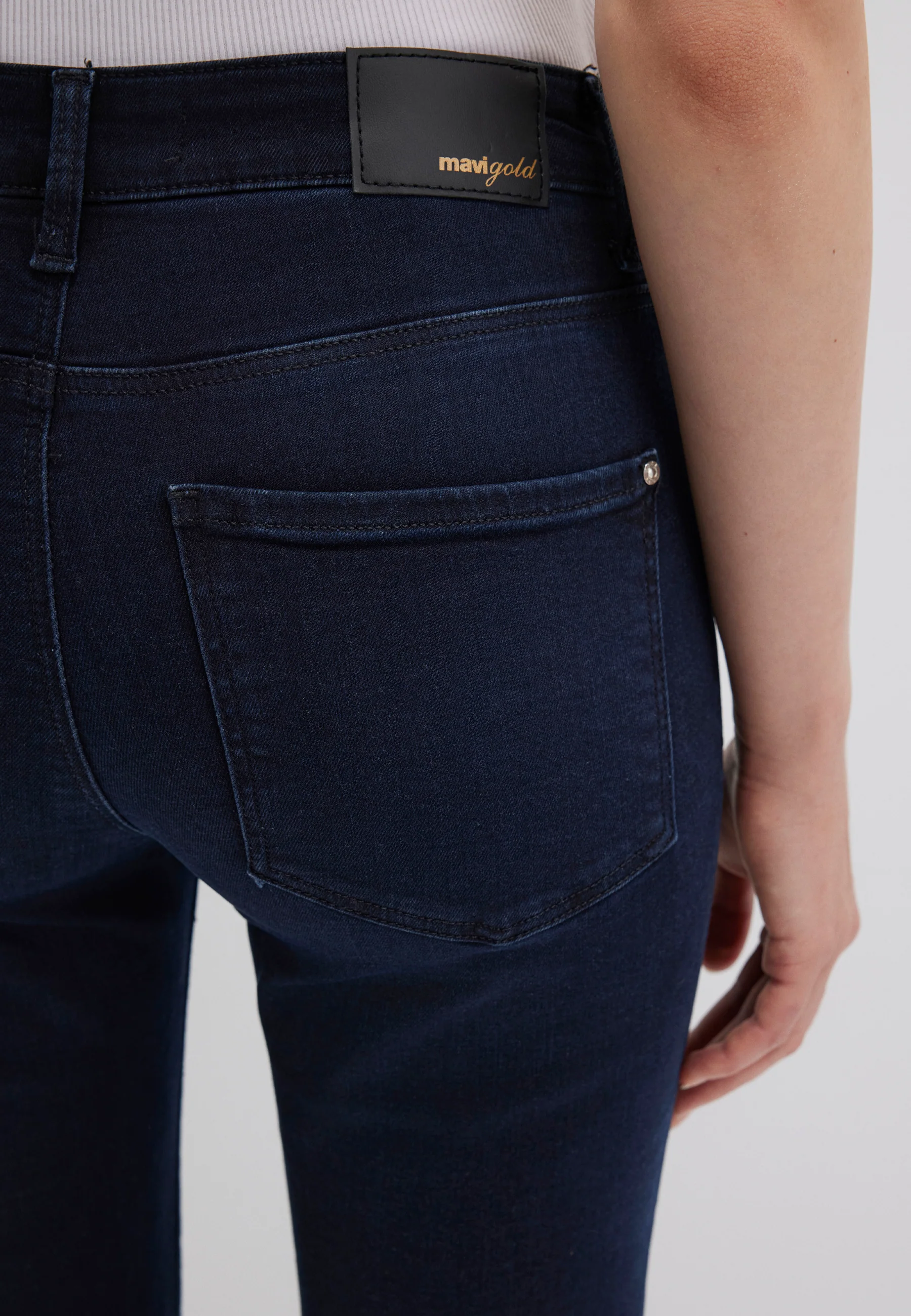 KENDRA | Mid-Rise, Straight Leg - Image 7