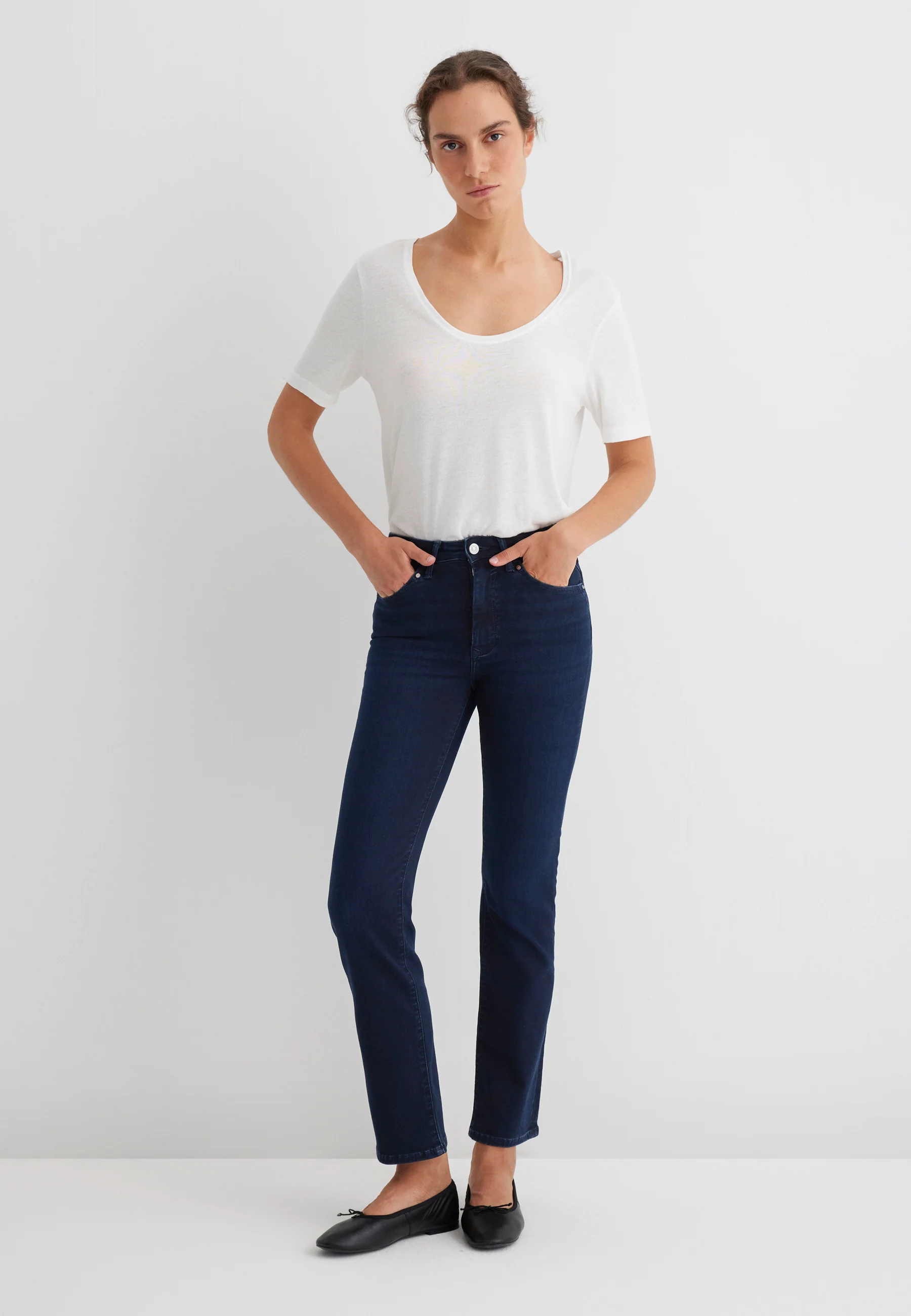 KENDRA | Mid-Rise, Straight Leg