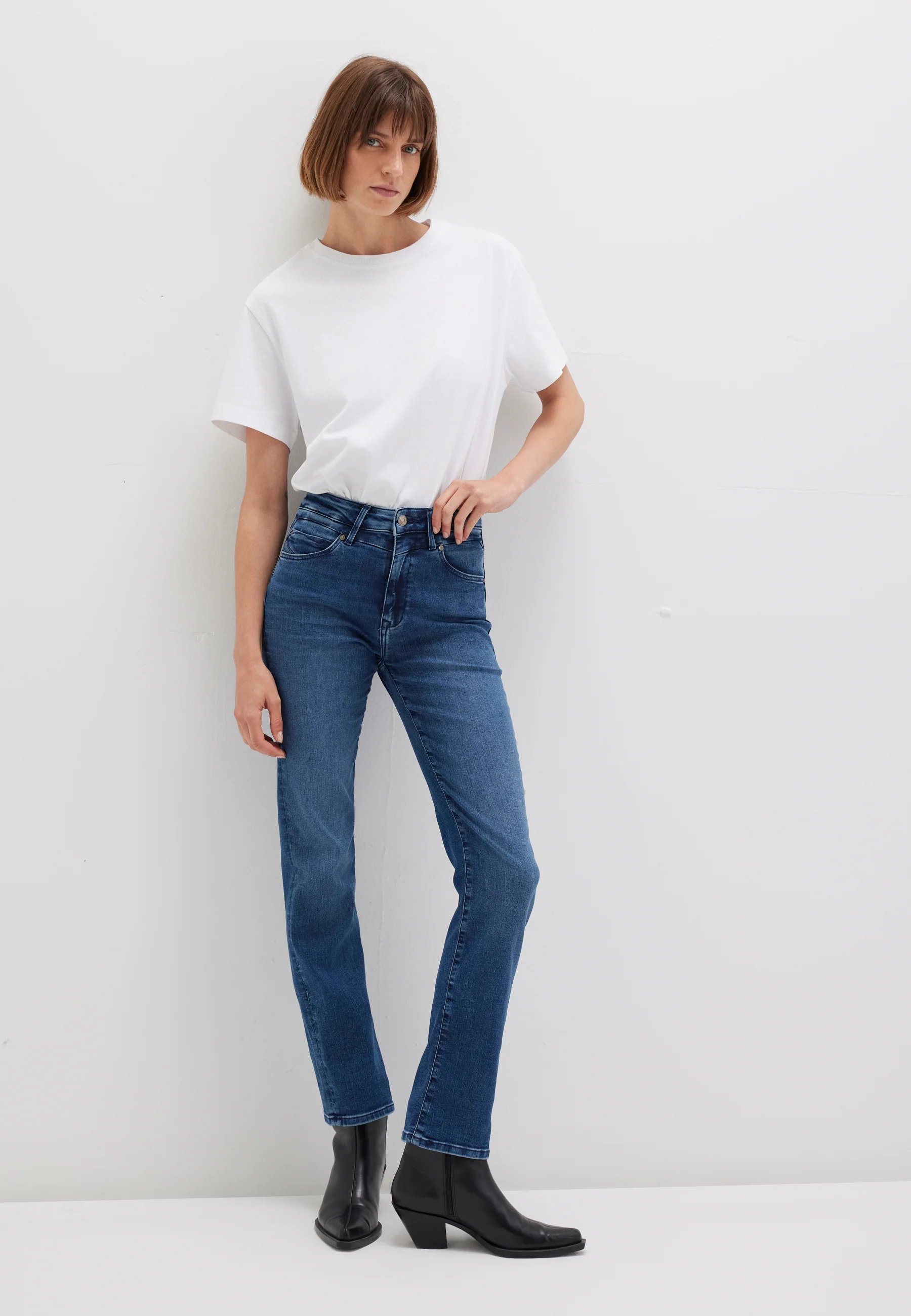 KENDRA | Mid-Rise, Straight Leg