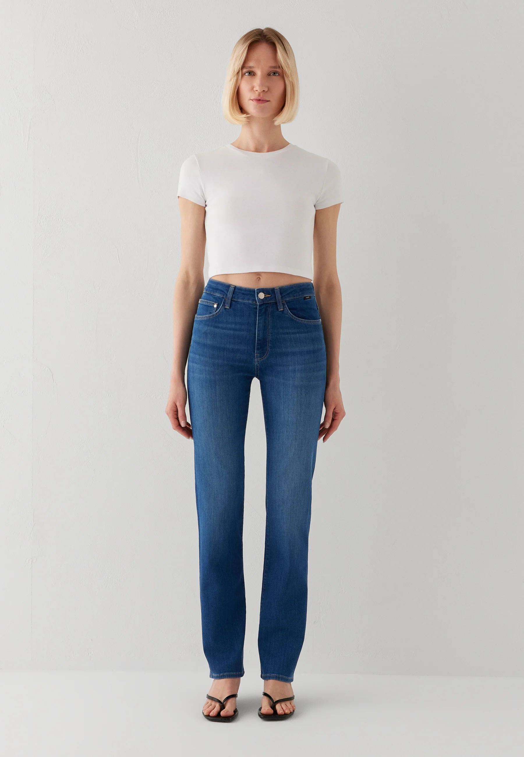 KENDRA | Mid-Rise, Straight Leg - Image 3