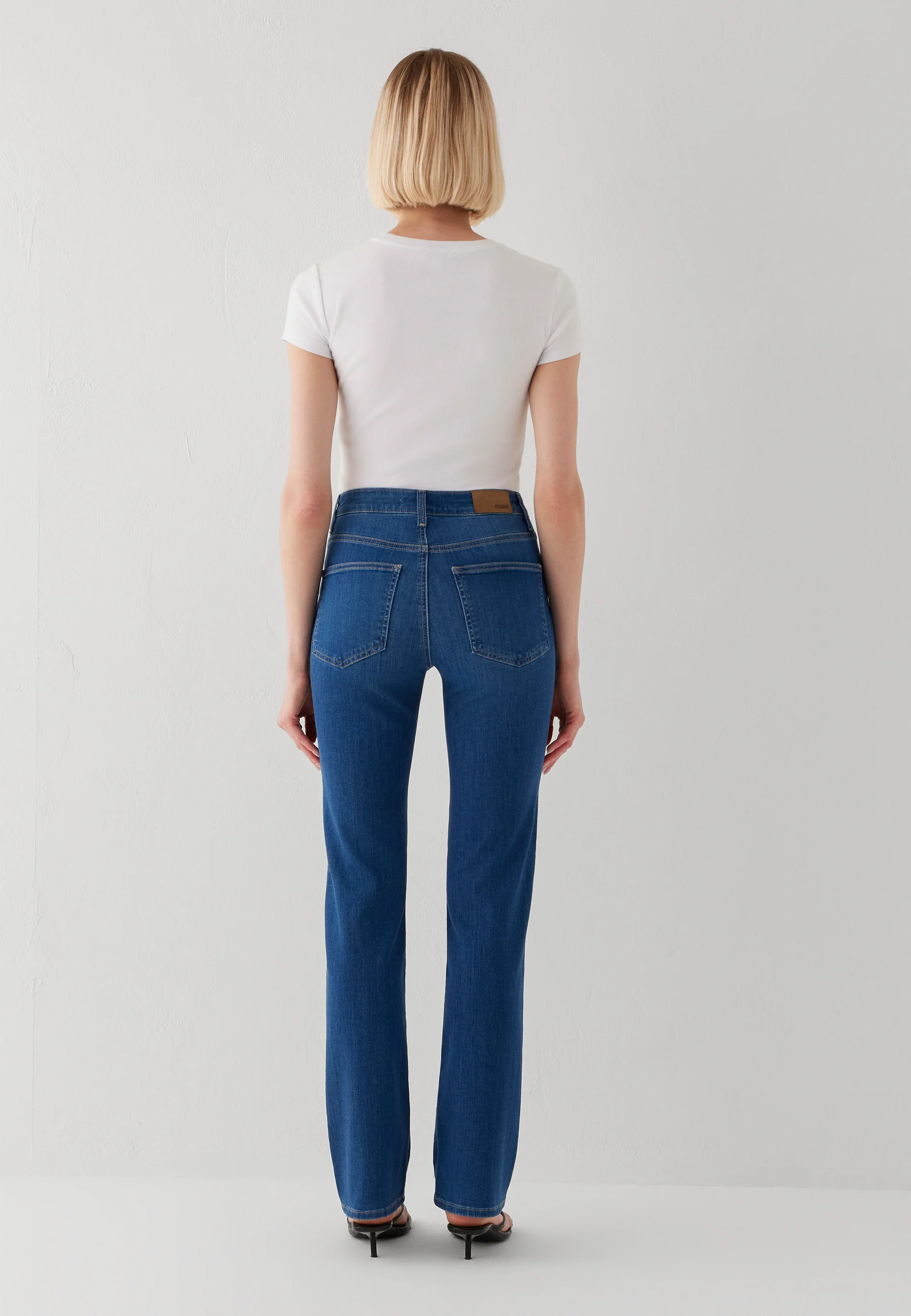 KENDRA | Mid-Rise, Straight Leg - Image 5