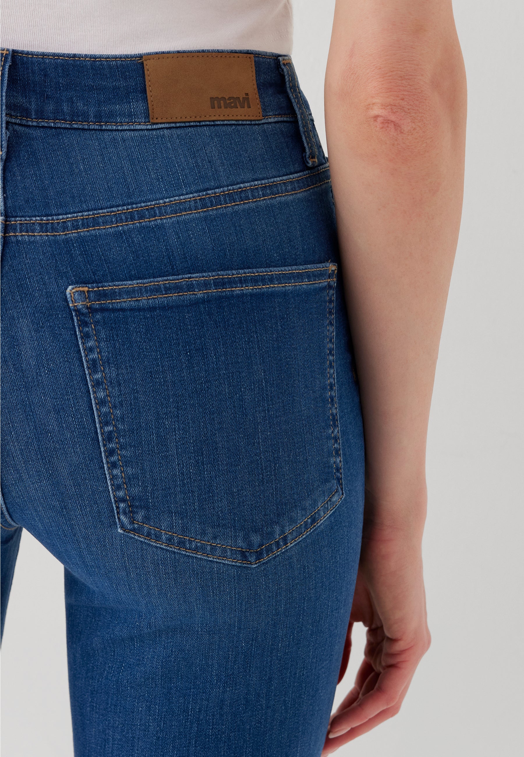 KENDRA | Mid-Rise, Straight Leg - Image 7