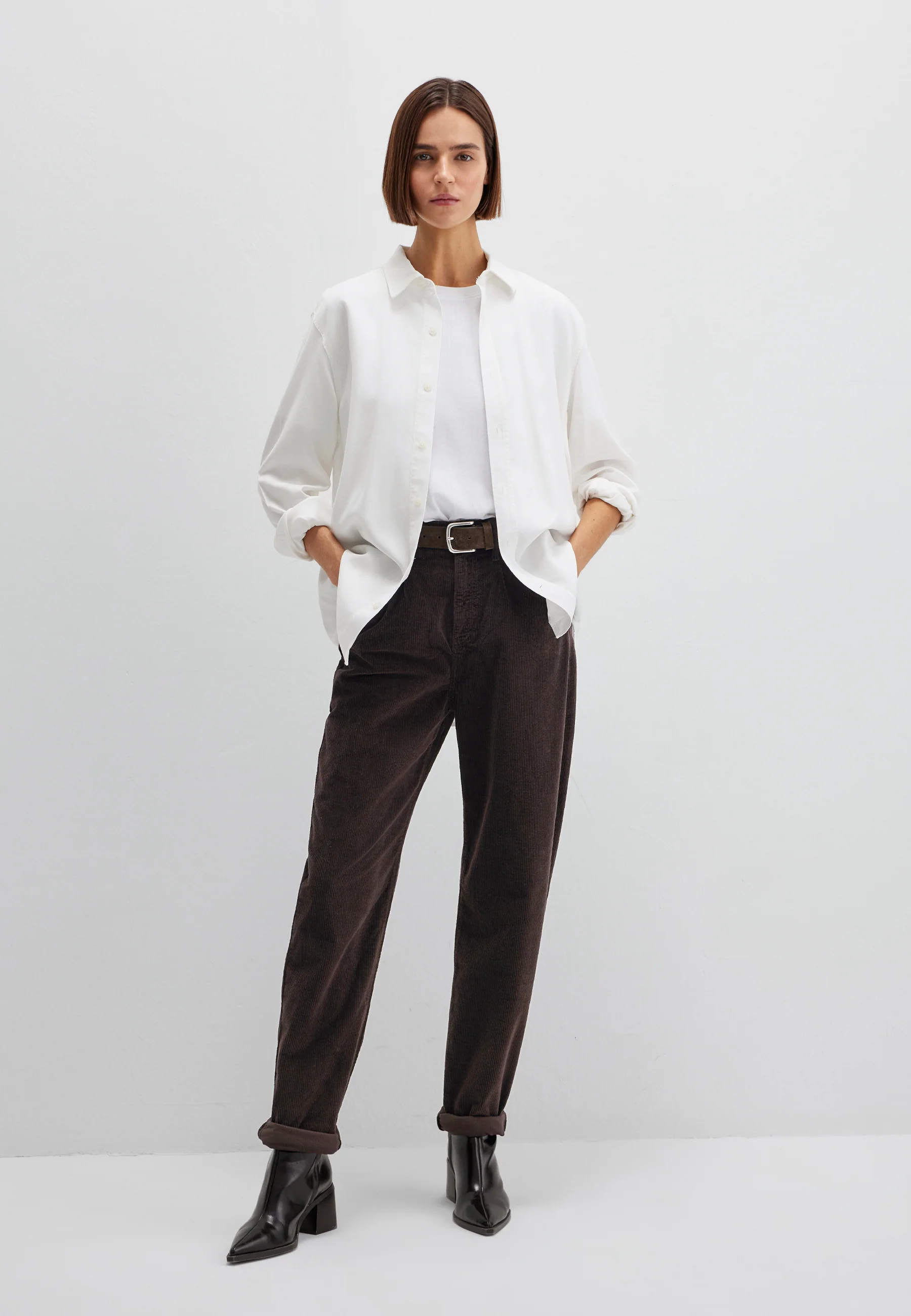LAURA | High-Rise, Pleated Baggy Jeans