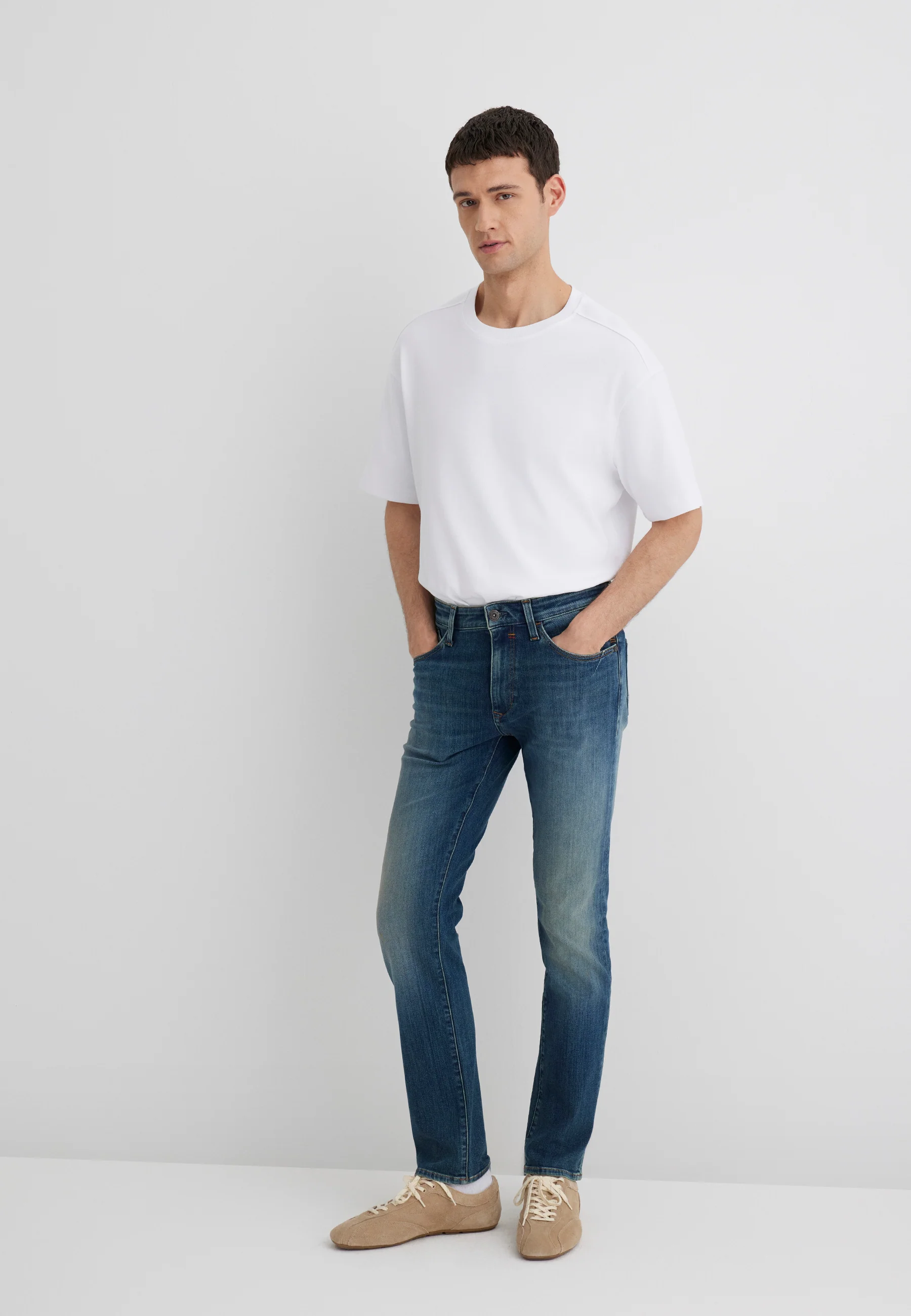 MARCUS | Slim Straight Leg, Zip Fly