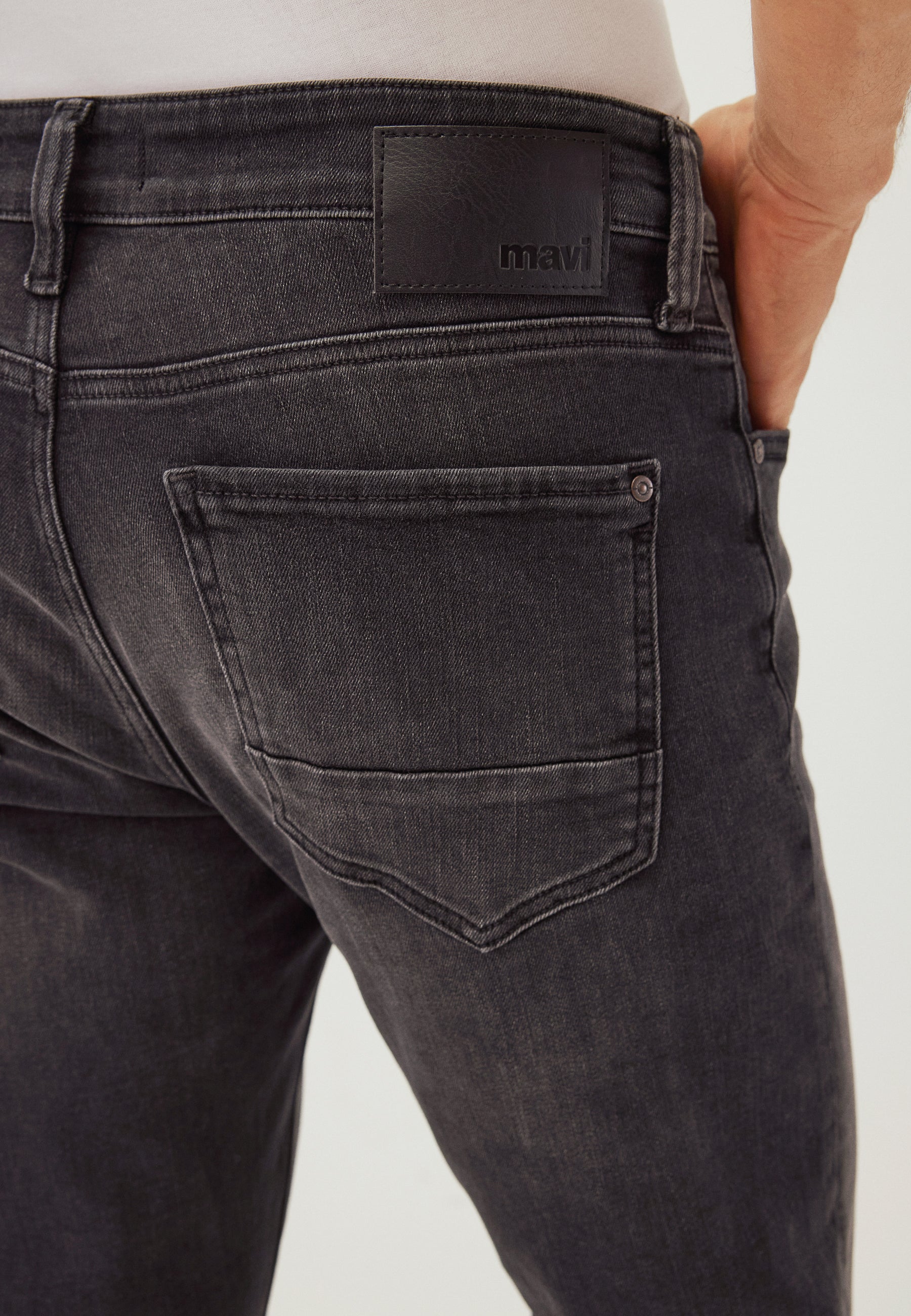 MARTIN | Straight Leg - Image 7