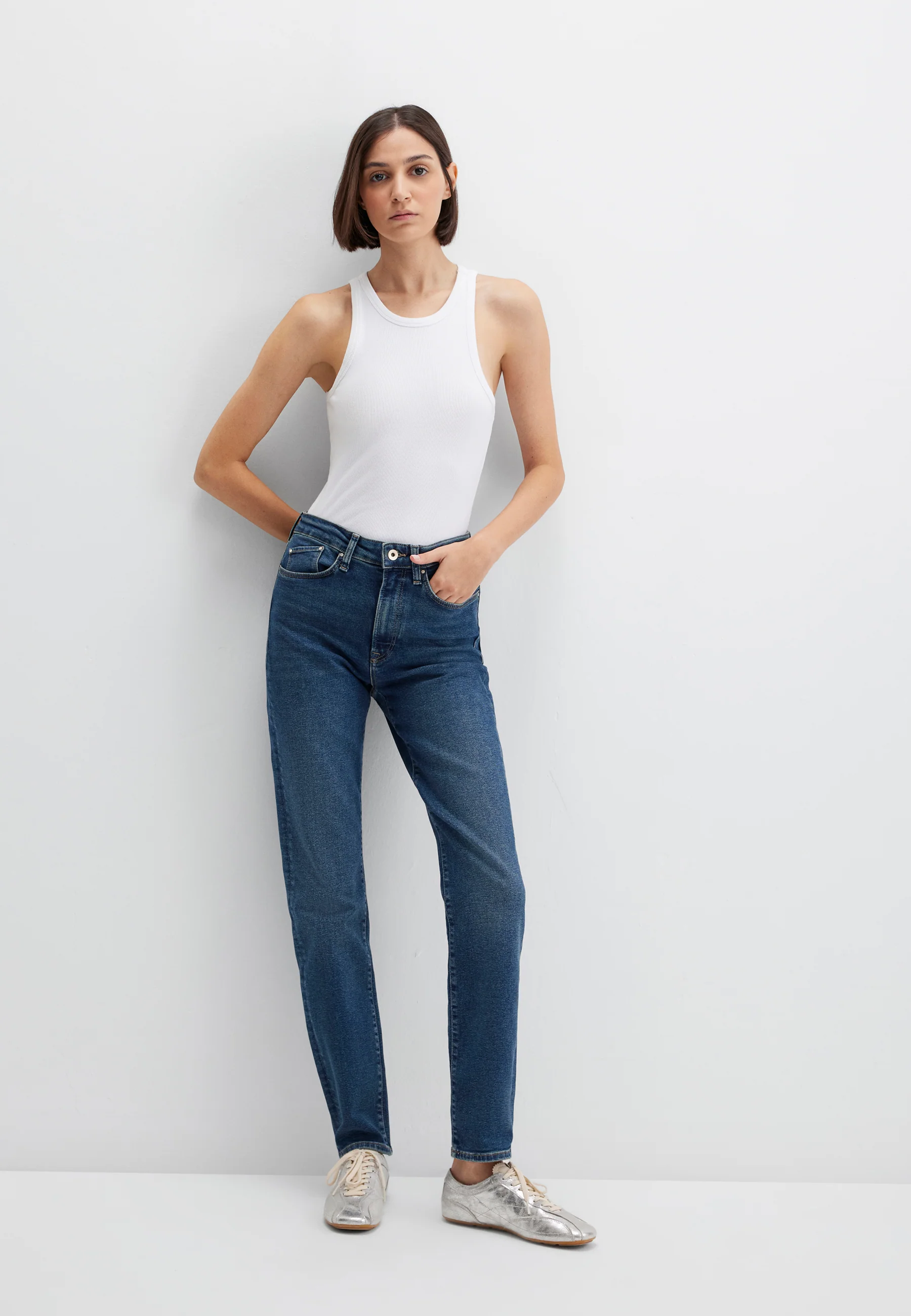 STAR | Iconic High-Rise, Mom Jeans
